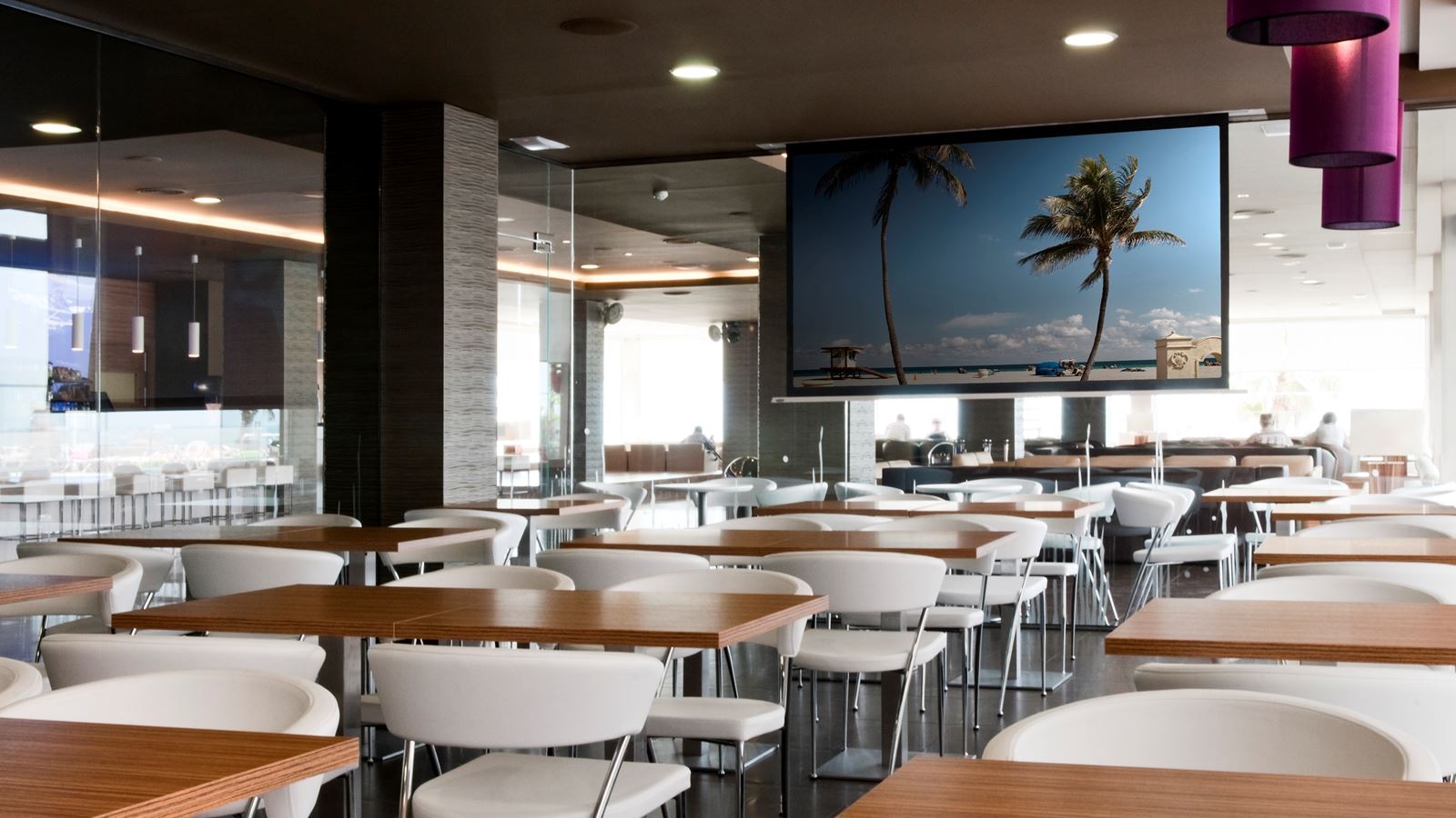 bars-augustus-cafeteria