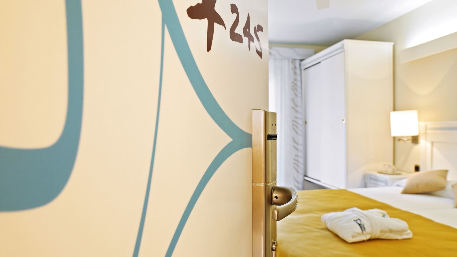 rooms-double-sea-view-with-balcony-or-terrace