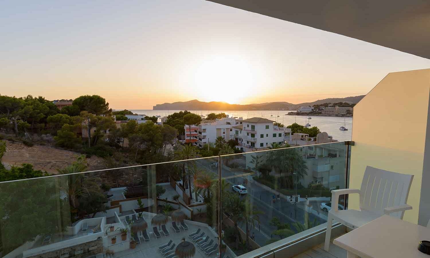 rooms-double-sea-view-with-balcony-or-terrace