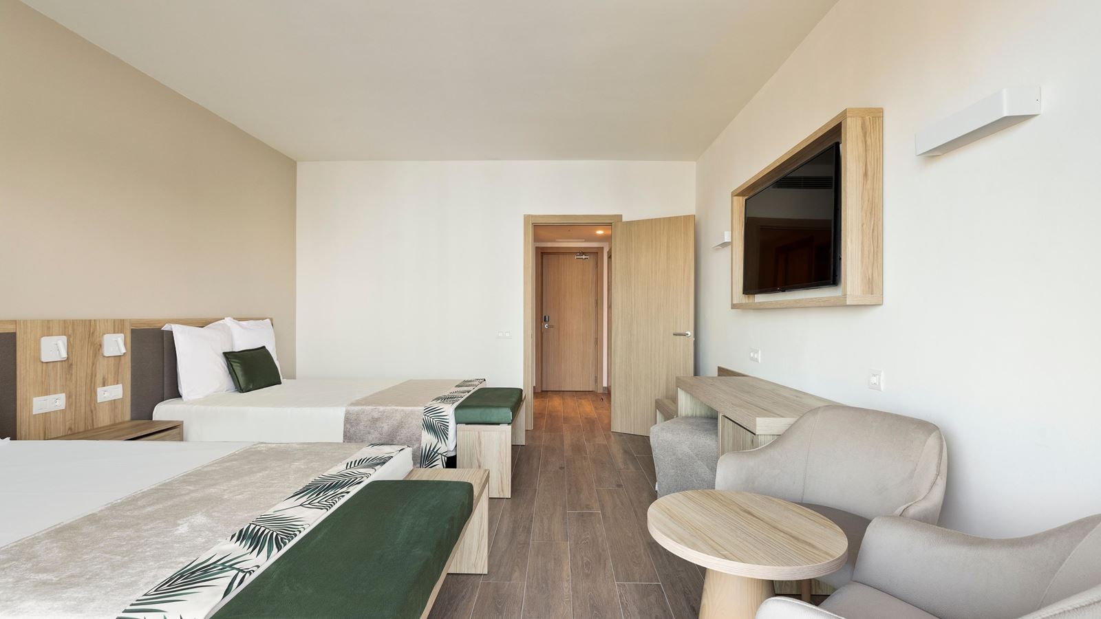 rooms-superior-room