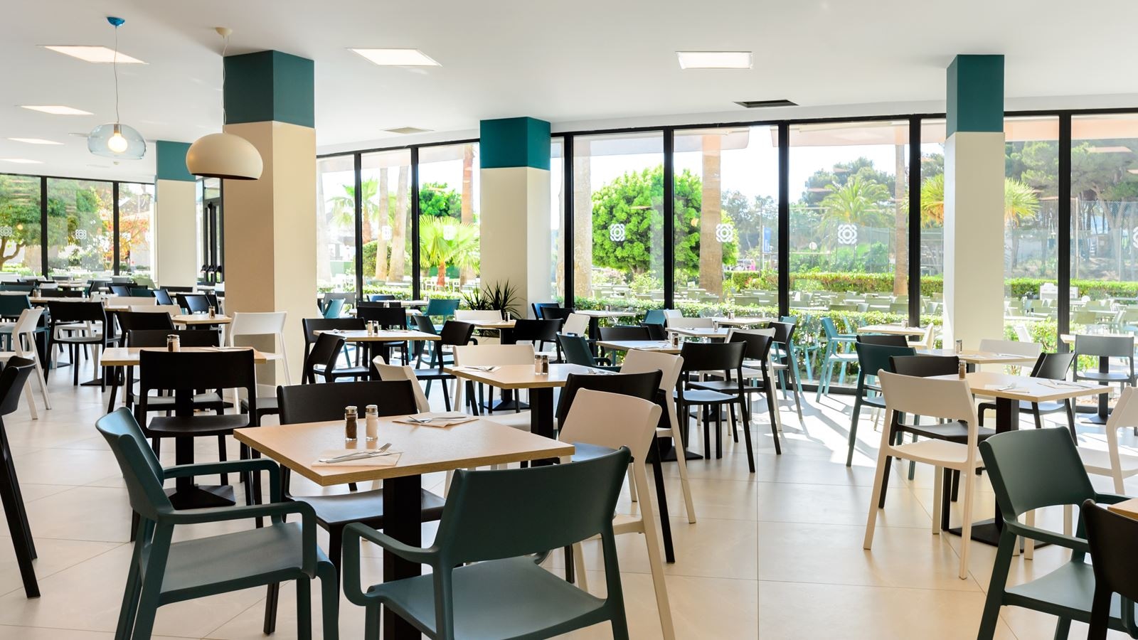 restaurants-breakfast-buffet