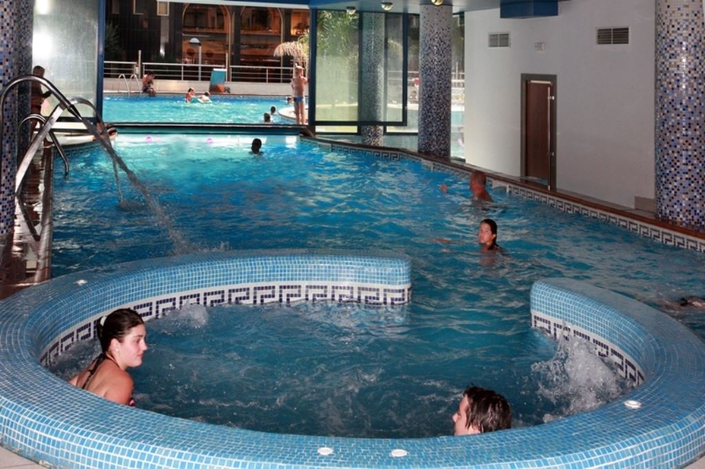 pools-indoor-pool