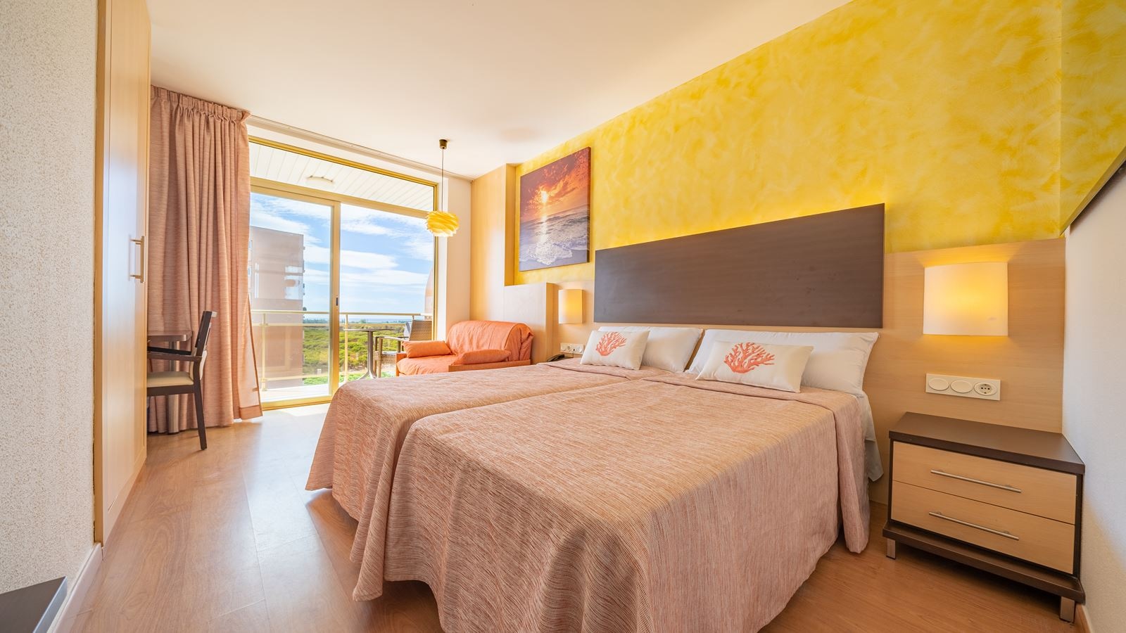 rooms-double-standard-room-balcony-or-terrace