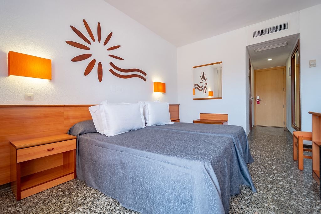 rooms-standard-room