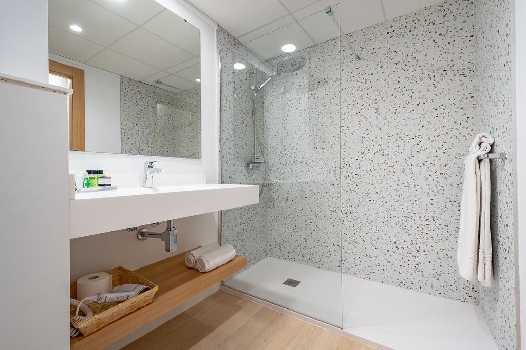 rooms-standard-room