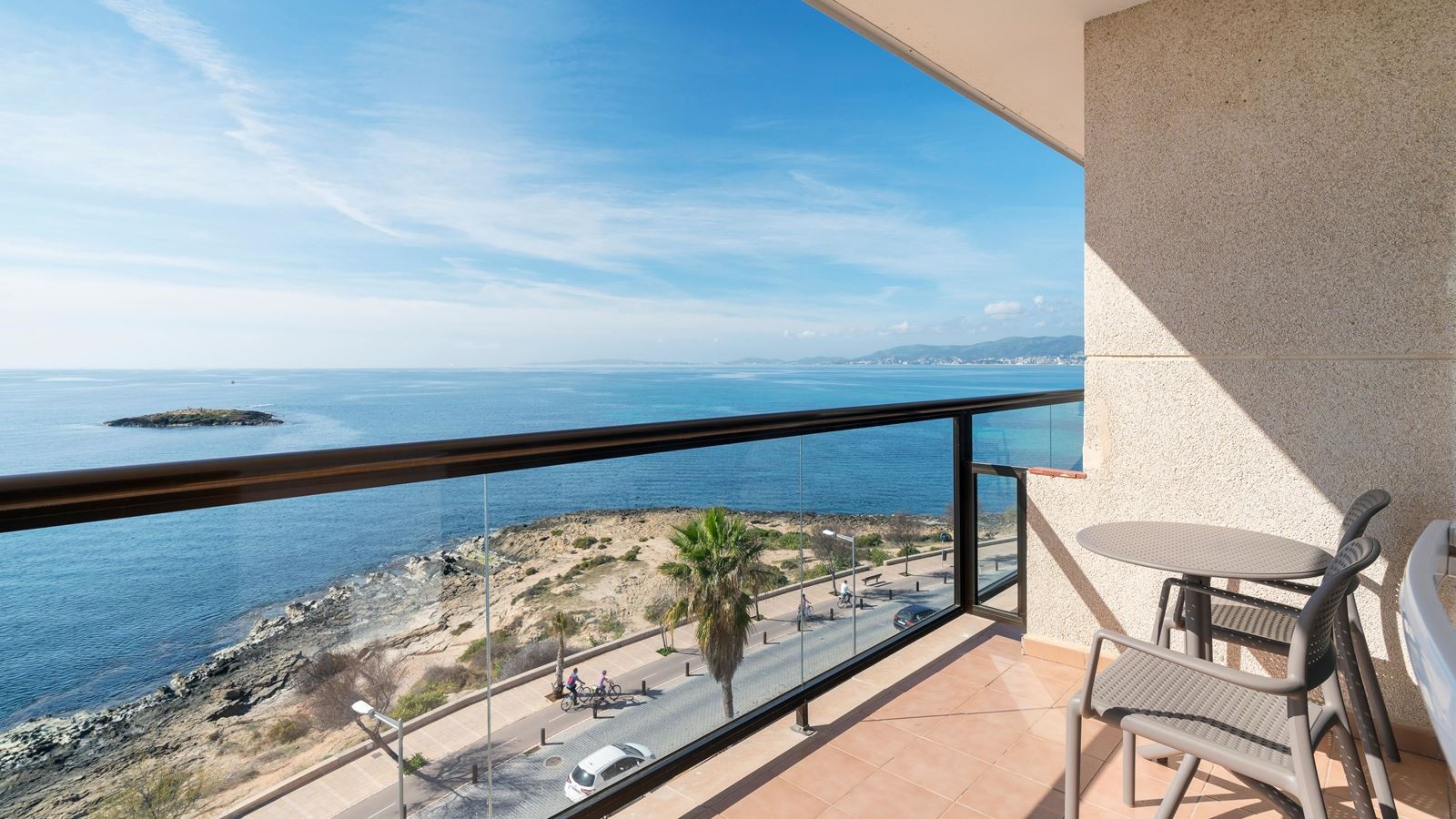 rooms-double-seafront-with-balcony