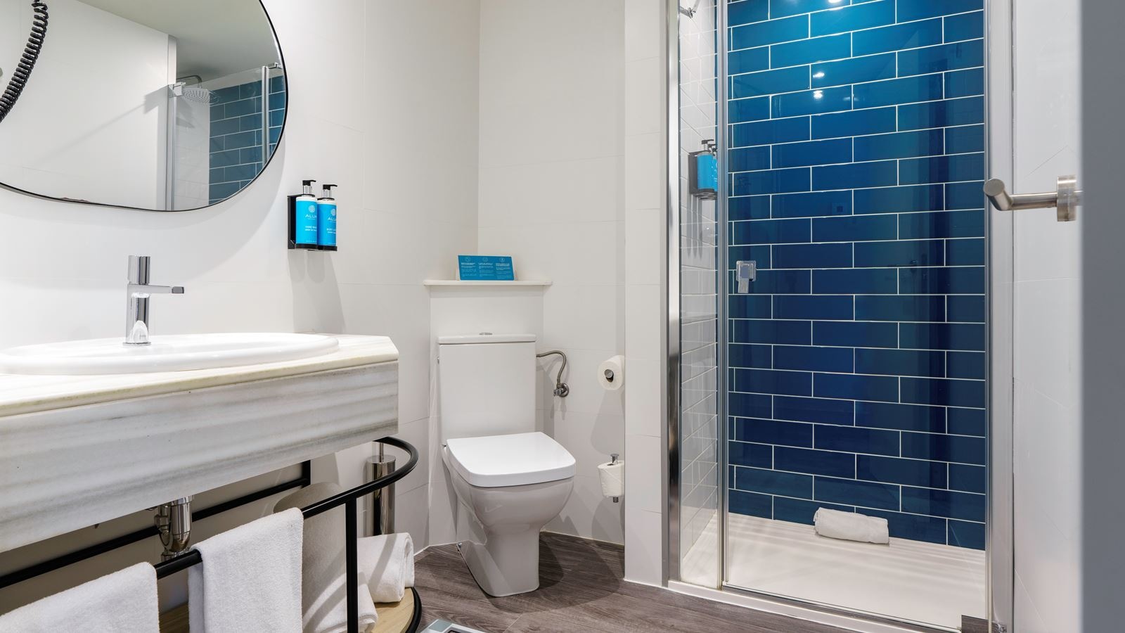 rooms-my-favorite-club-double-premium-with-bali-bed