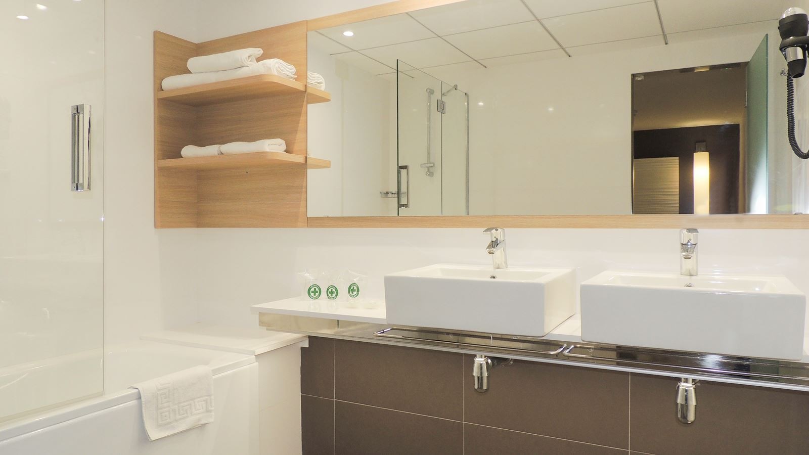 rooms-family-room-balcony-or-terrace