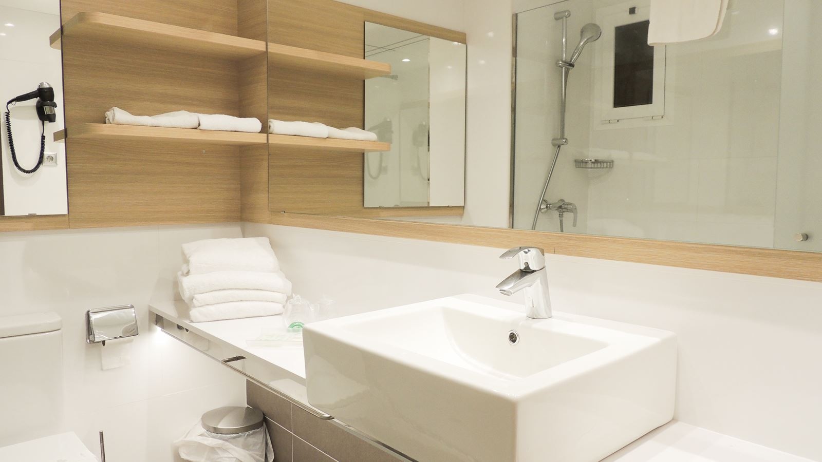 rooms-standard-room-balcony-or-terrace