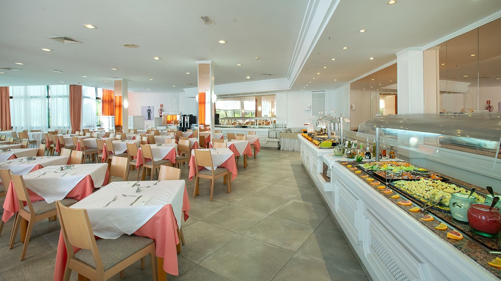 restaurants-breakfast-buffet