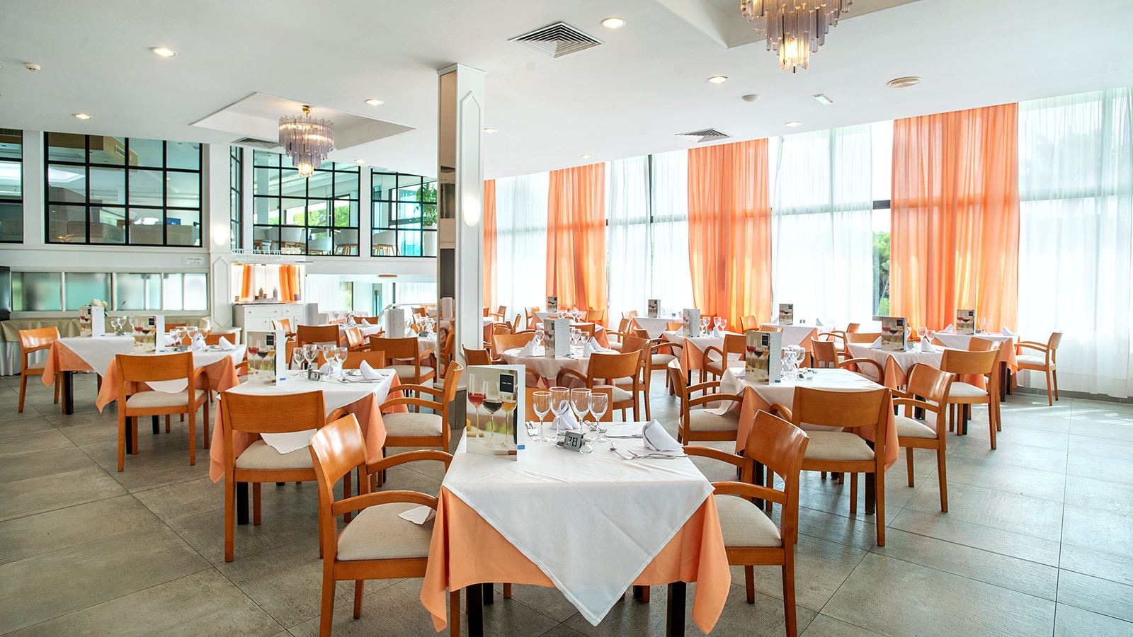 restaurants-breakfast-buffet