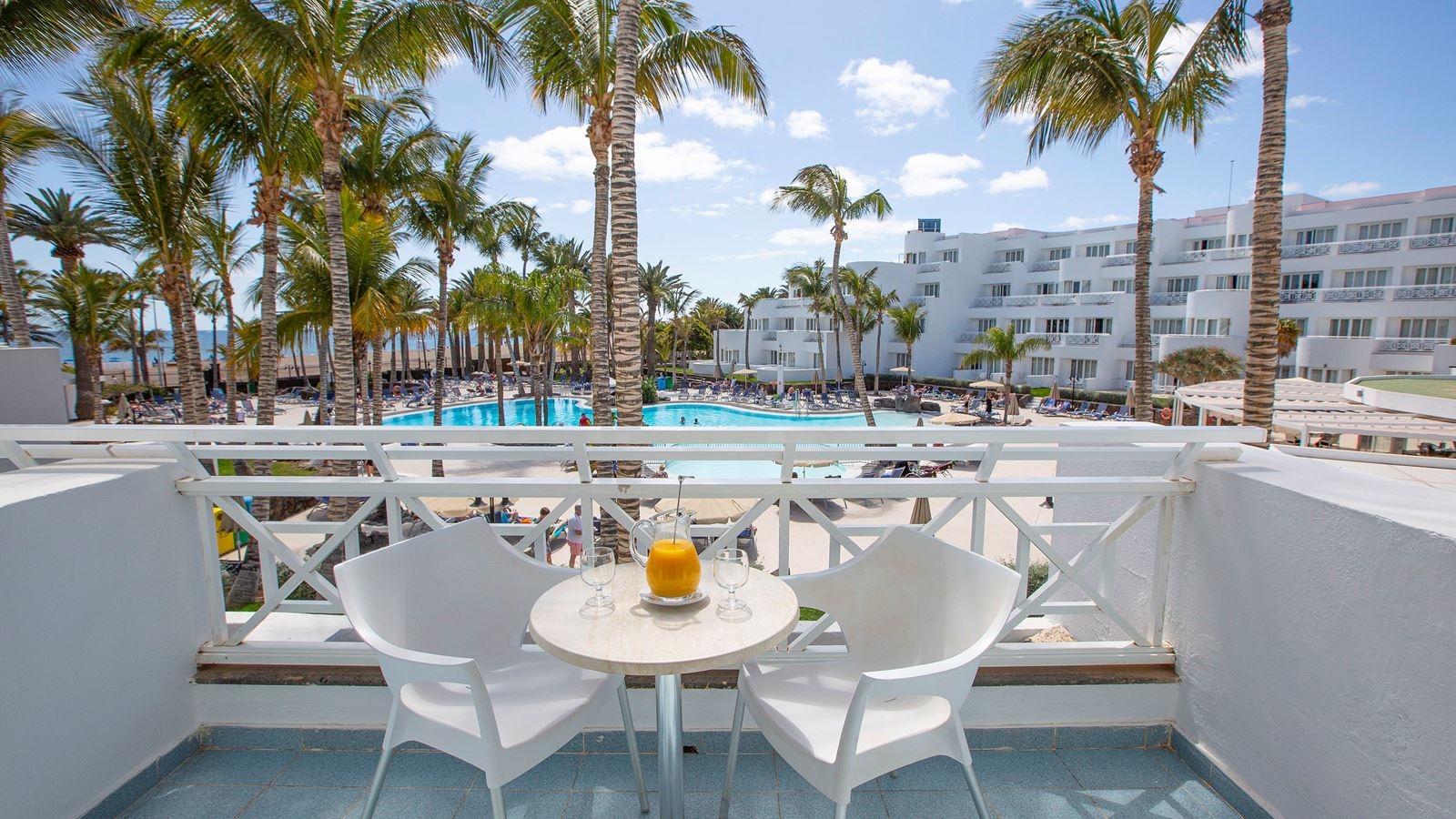 rooms-double-standard-balcony-or-terrace-side-sea-view