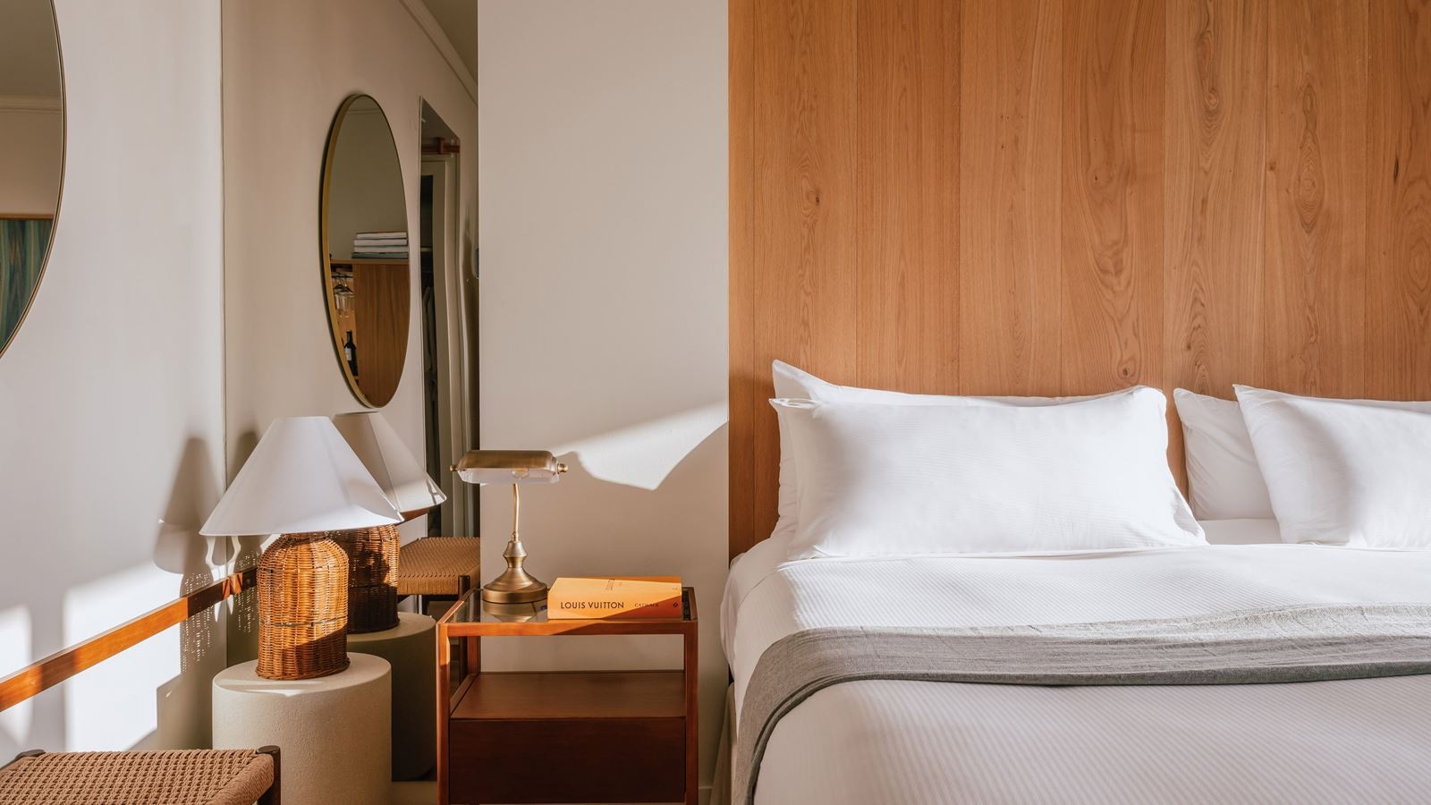 rooms-c2t--deluxe-room