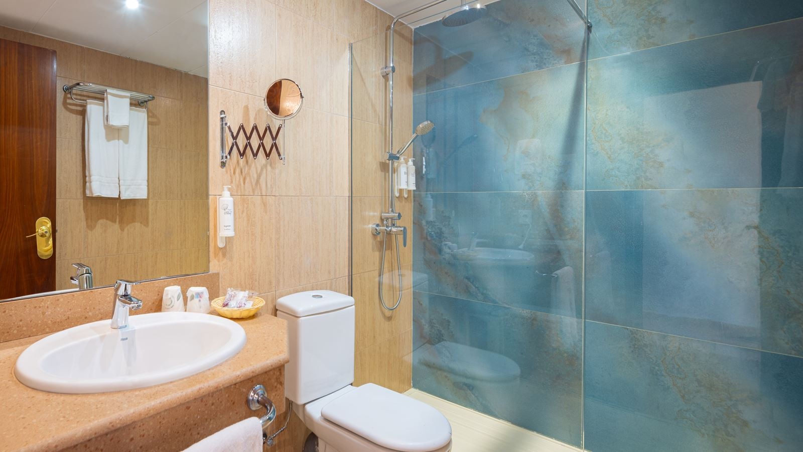 rooms-room-standard-single-balcony-or-terrace