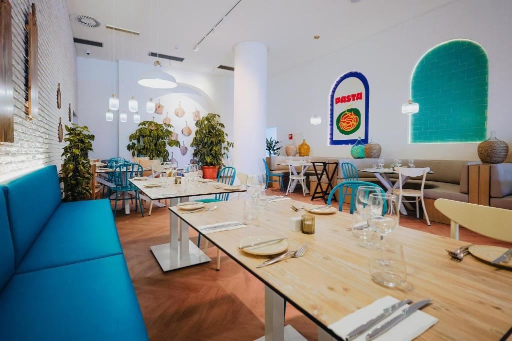 restaurants-restaurants