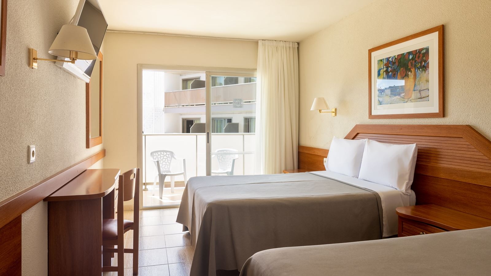rooms-triple-room