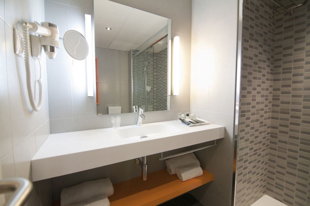 rooms-double-standard-room-balcony-or-terrace-double-standard-single-use