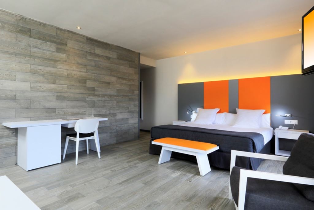 rooms-juniorsuite--balcony-or-terrace