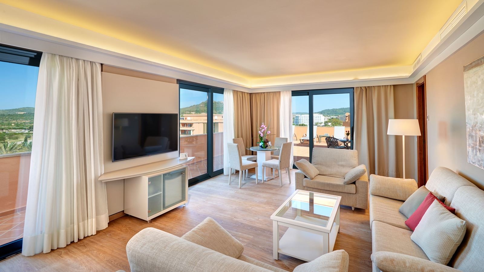 rooms-suite-balcony