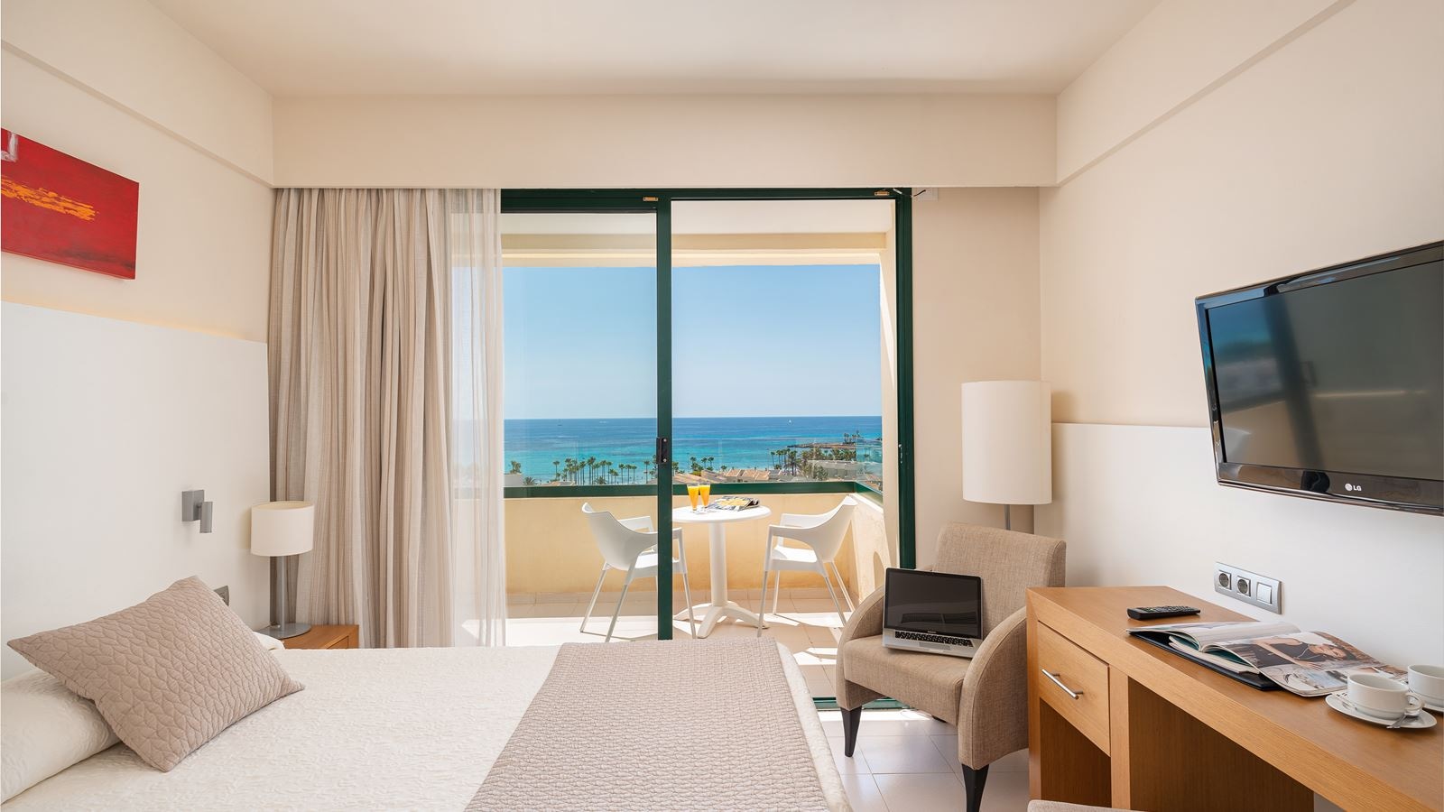 rooms-double-front-sea-view-with-balcony