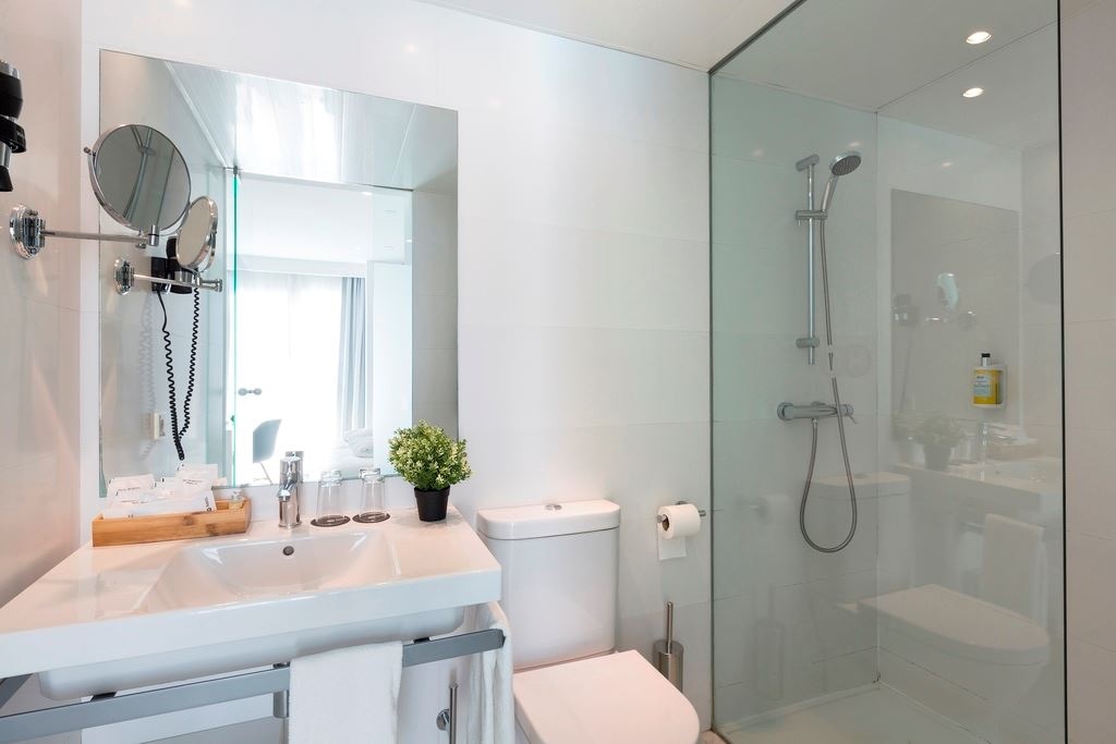 rooms-double-sea-front-balcony