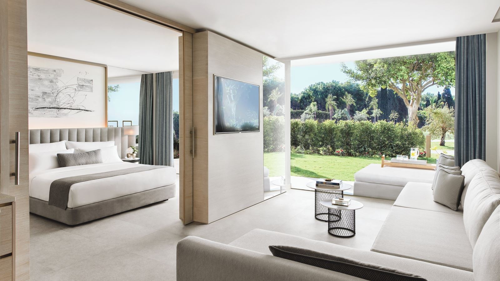 rooms-one-bedroom-suite-private-garden-garden-view