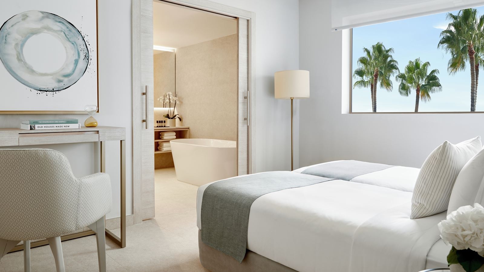 rooms-deluxe-two-bedroom-penthouse-suite-sea-view