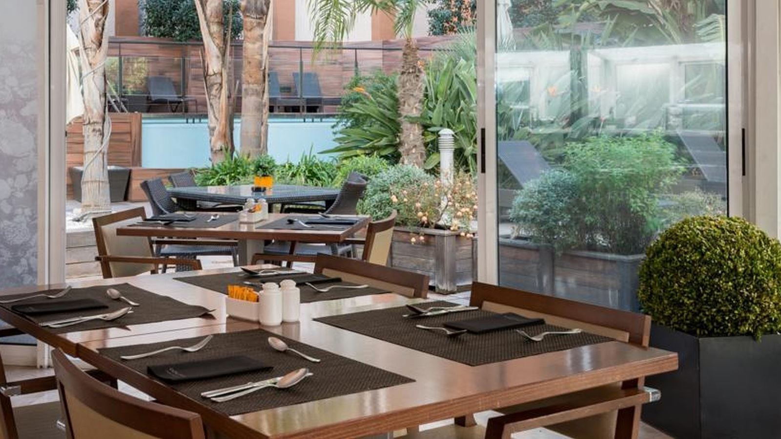 restaurants-restaurants