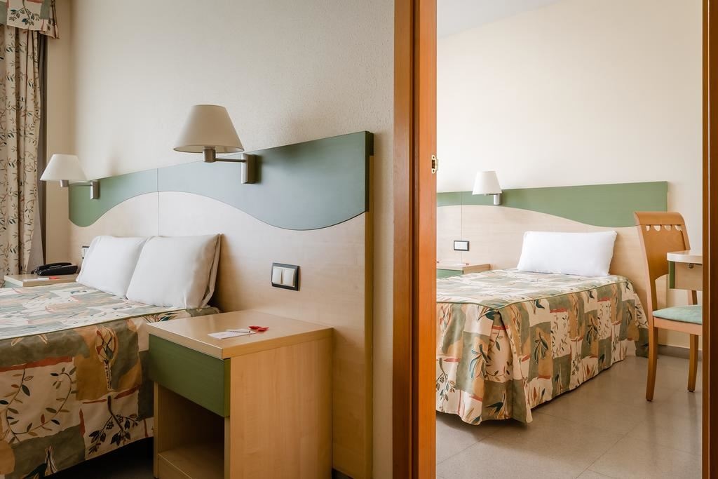 rooms-family-two-bedrooms-balcony-or-terrac