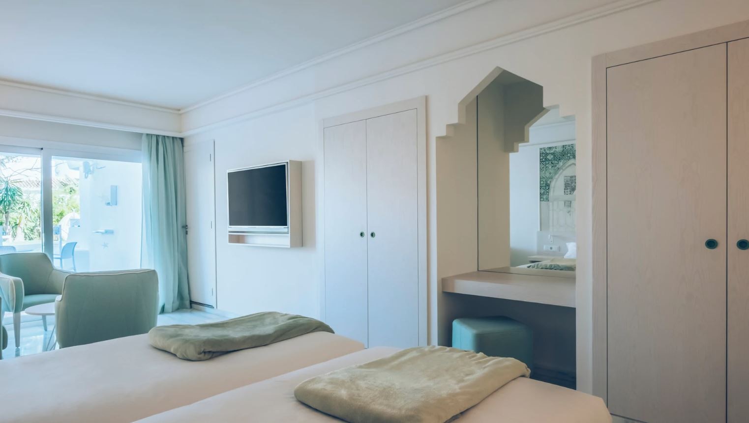 rooms-double-sharing-pool