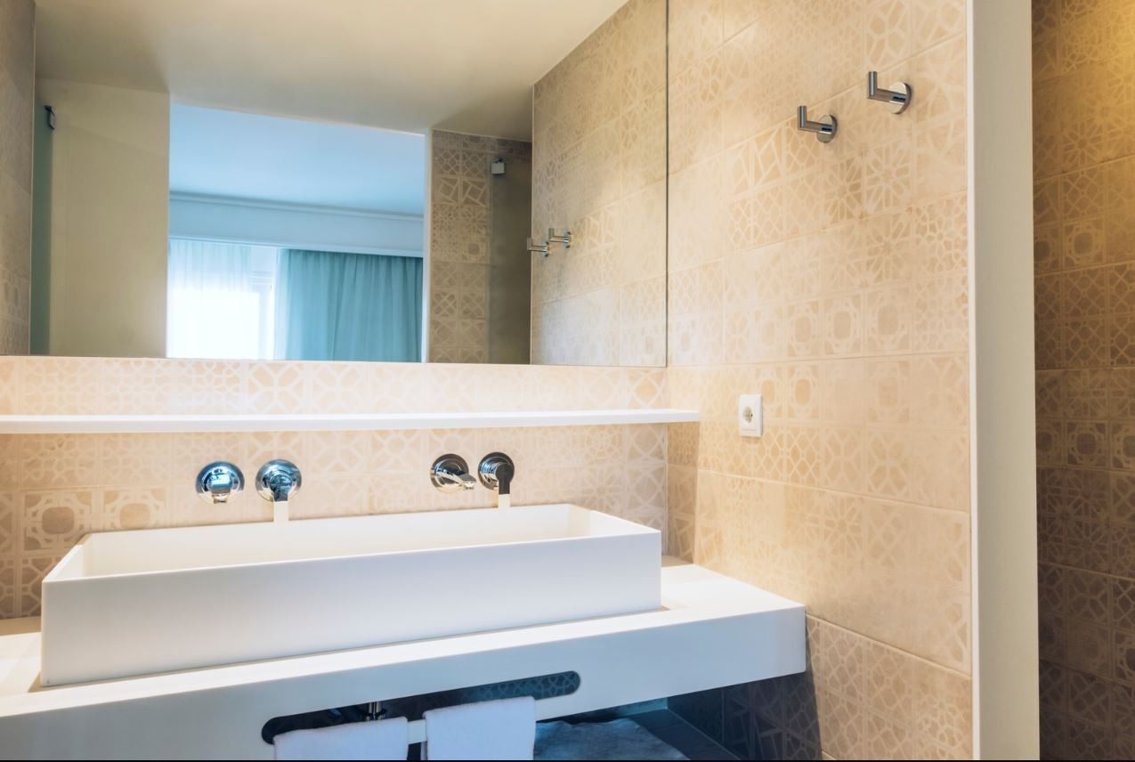 rooms-junior-suite-pool-view