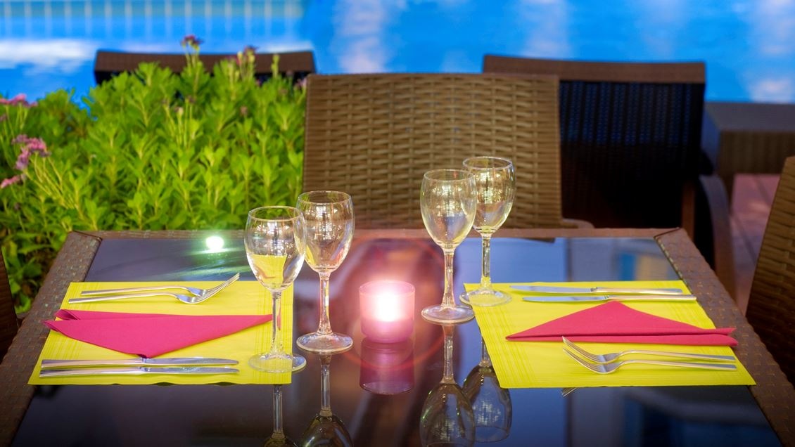 restaurants-restaurant