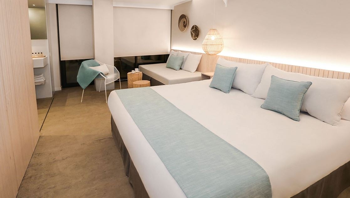 rooms-urban-room-balcony-or-terrace