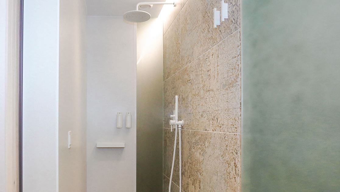 rooms-urban-room-balcony-or-terrace