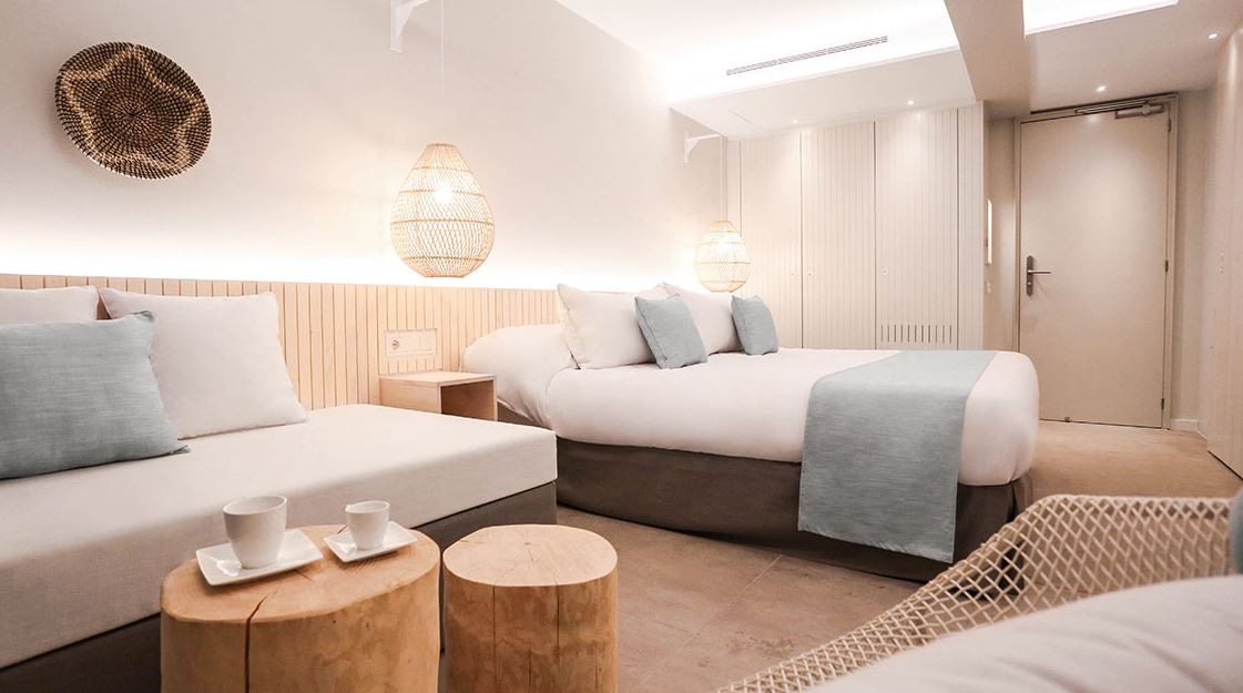 rooms-urban-room-balcony-or-terrace