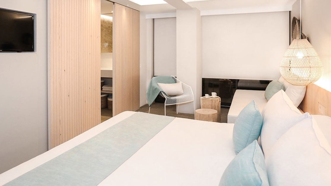 rooms-urban-room-balcony-or-terrace