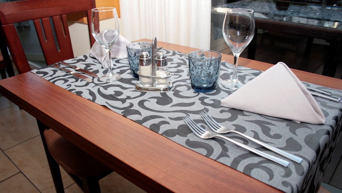 restaurants-restaurant