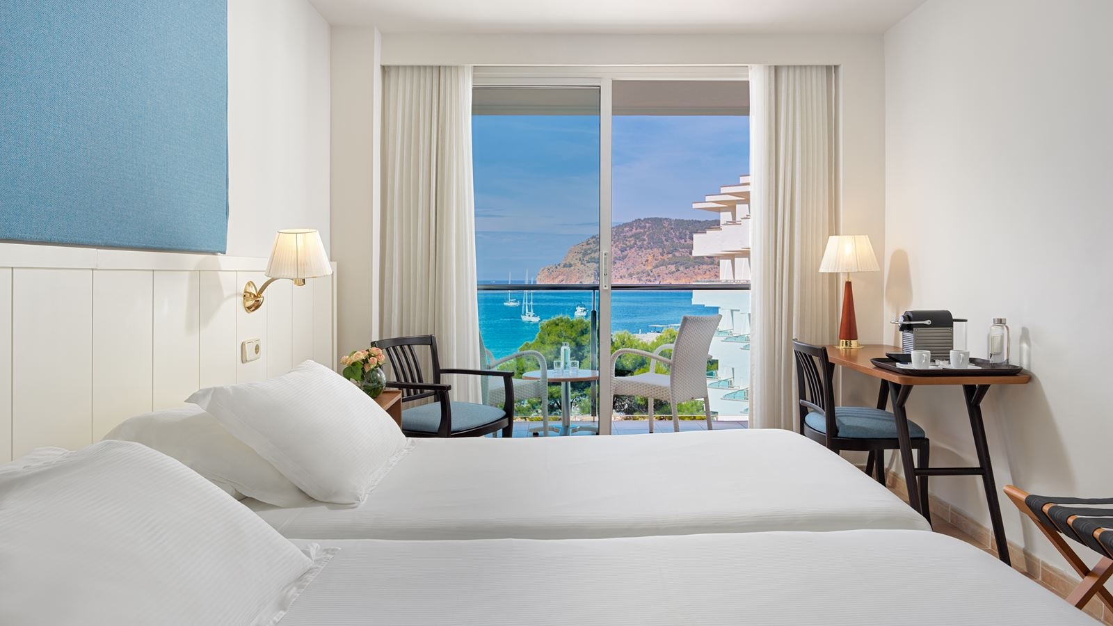 rooms-double-superior-sea-view-balcony-or-terrace