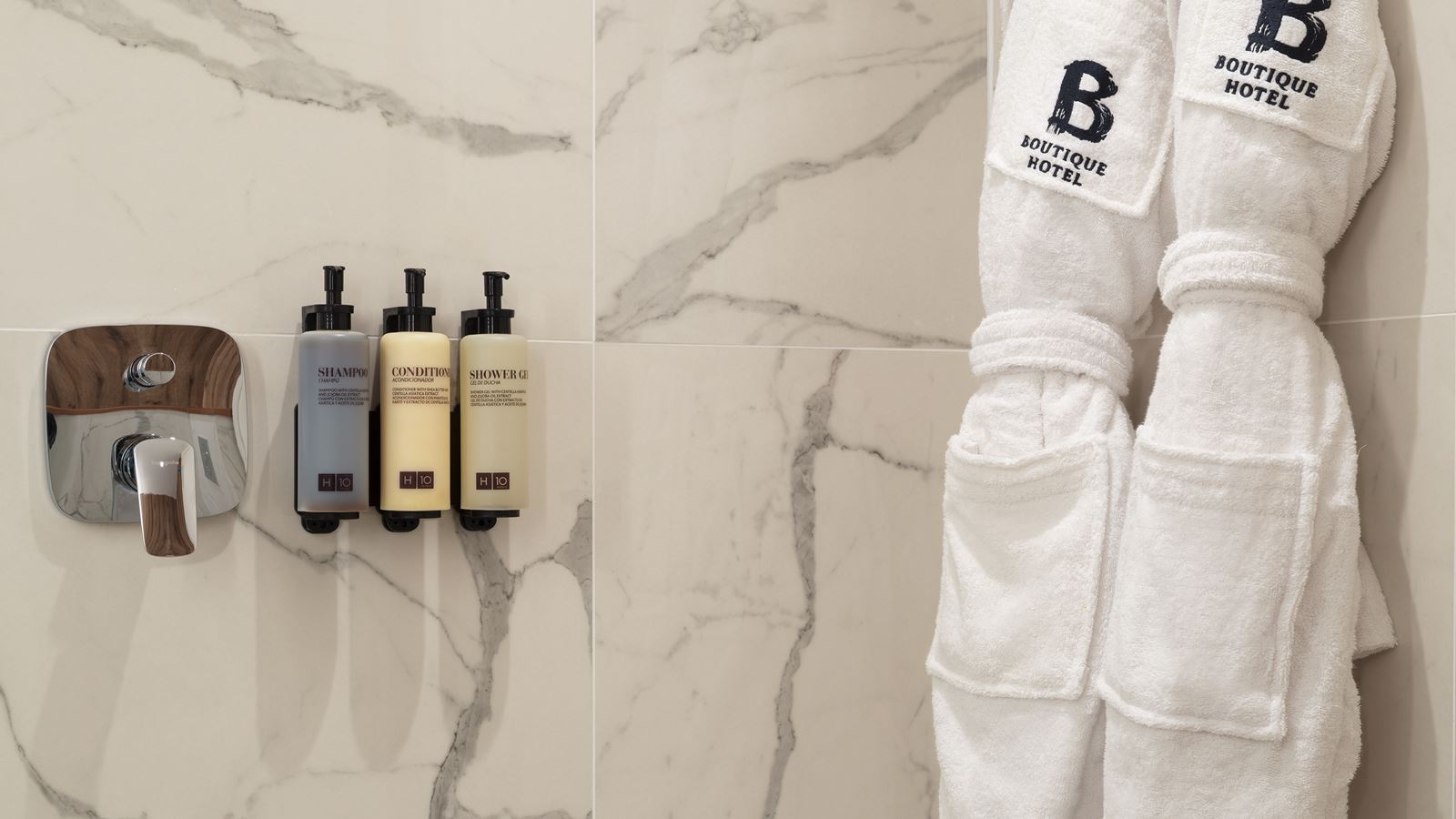 rooms-junior-suite-side-sea-view-balcony