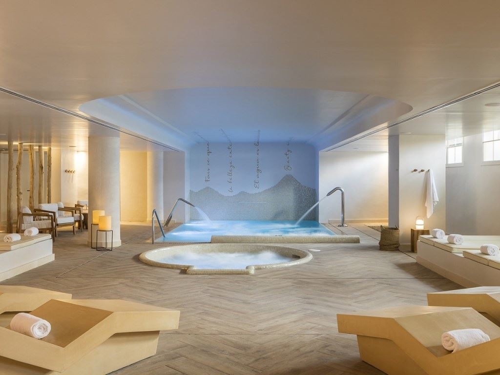 pools-indoor-pool