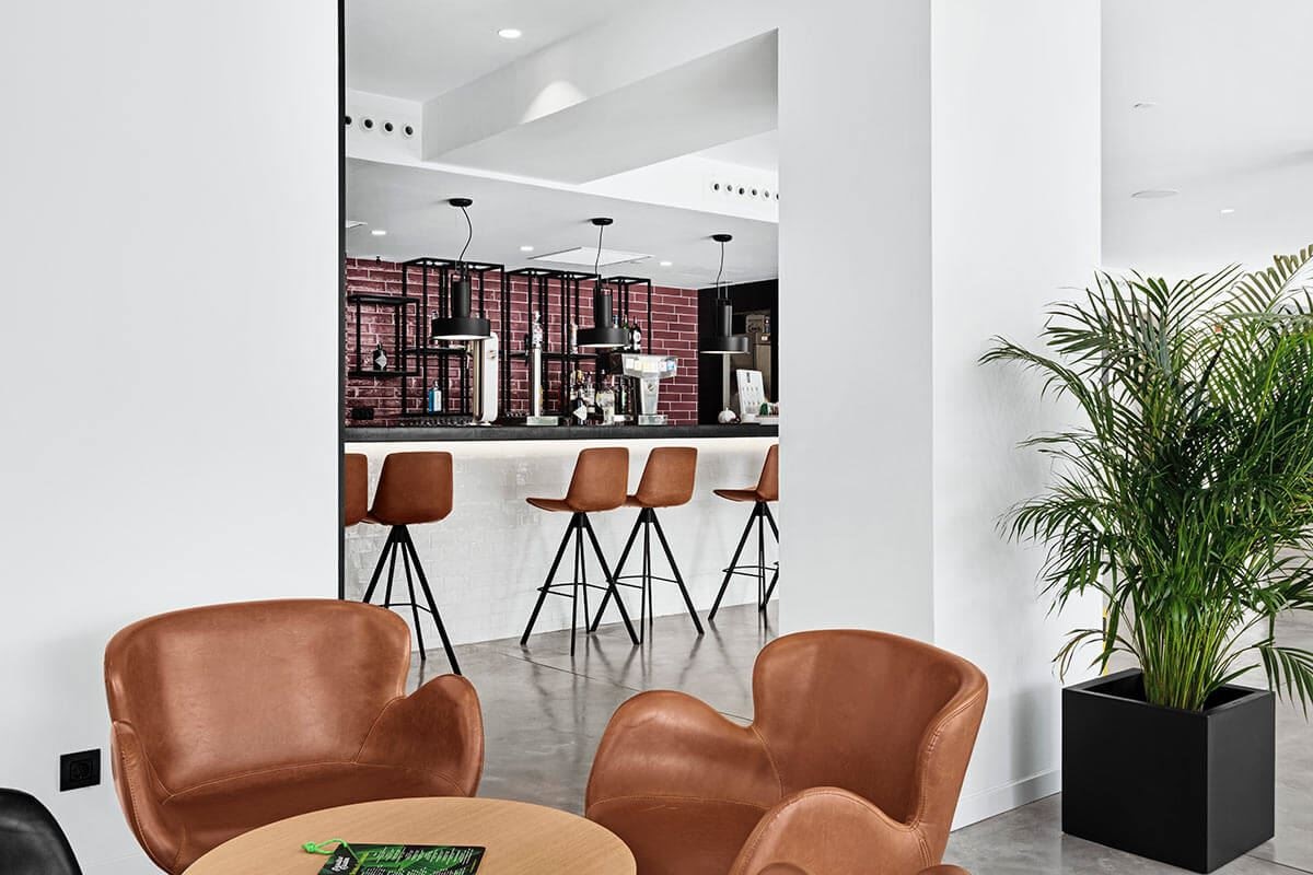 restaurants-snake-bar-lobby-bar