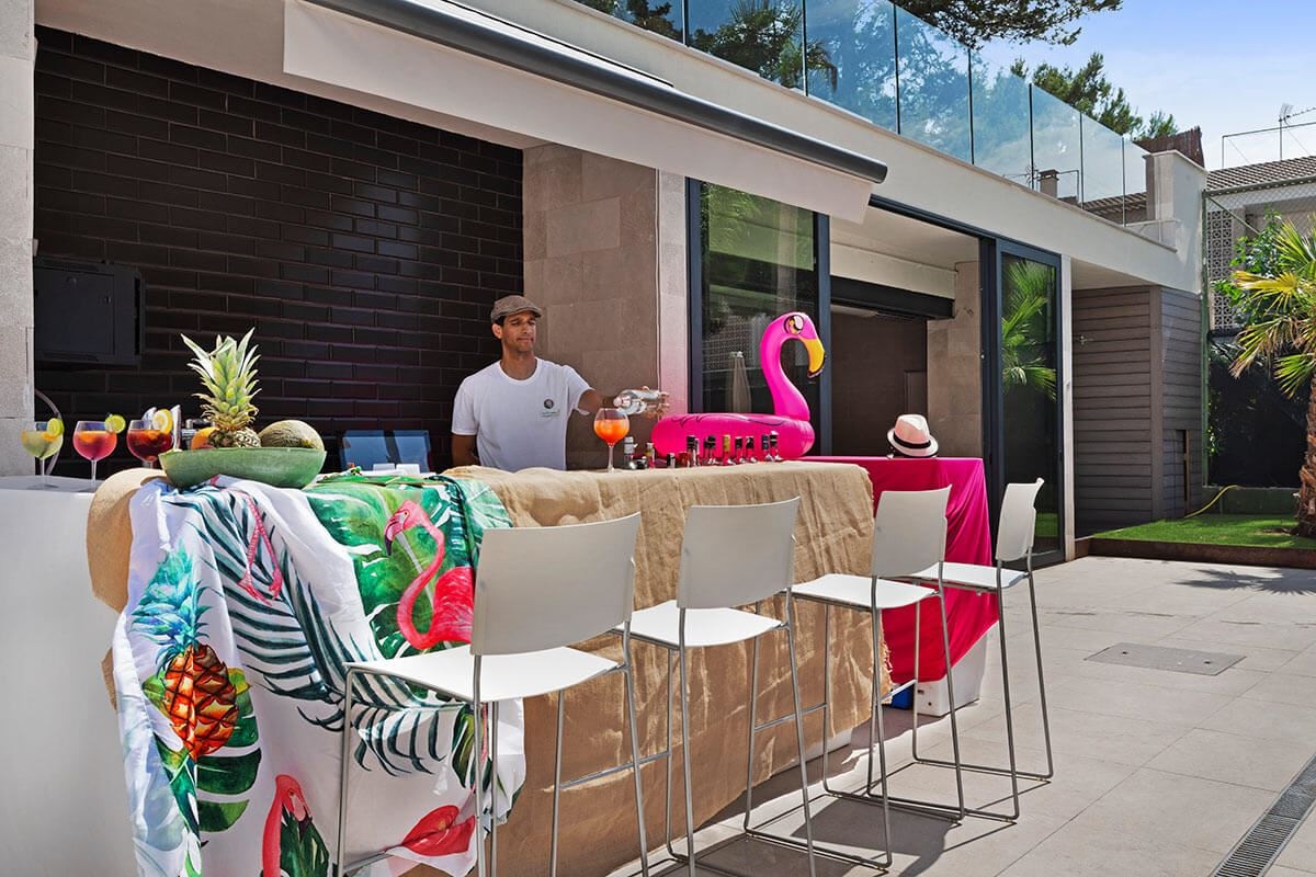 bars-apple-bar--pool-bar