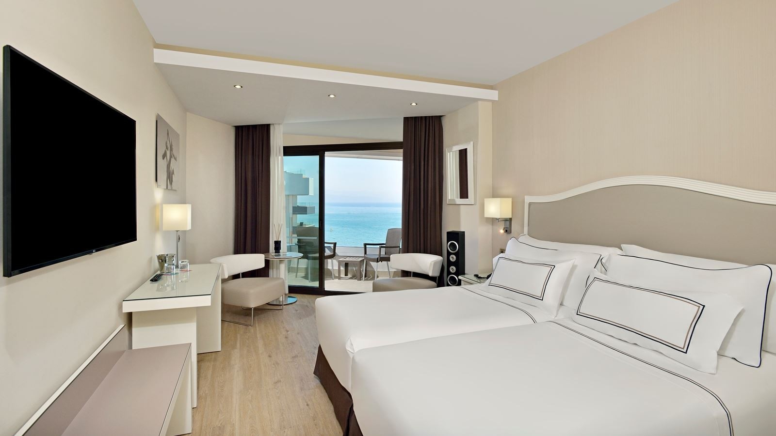 rooms-double-the-level-sea-view-balcony-or-terrace