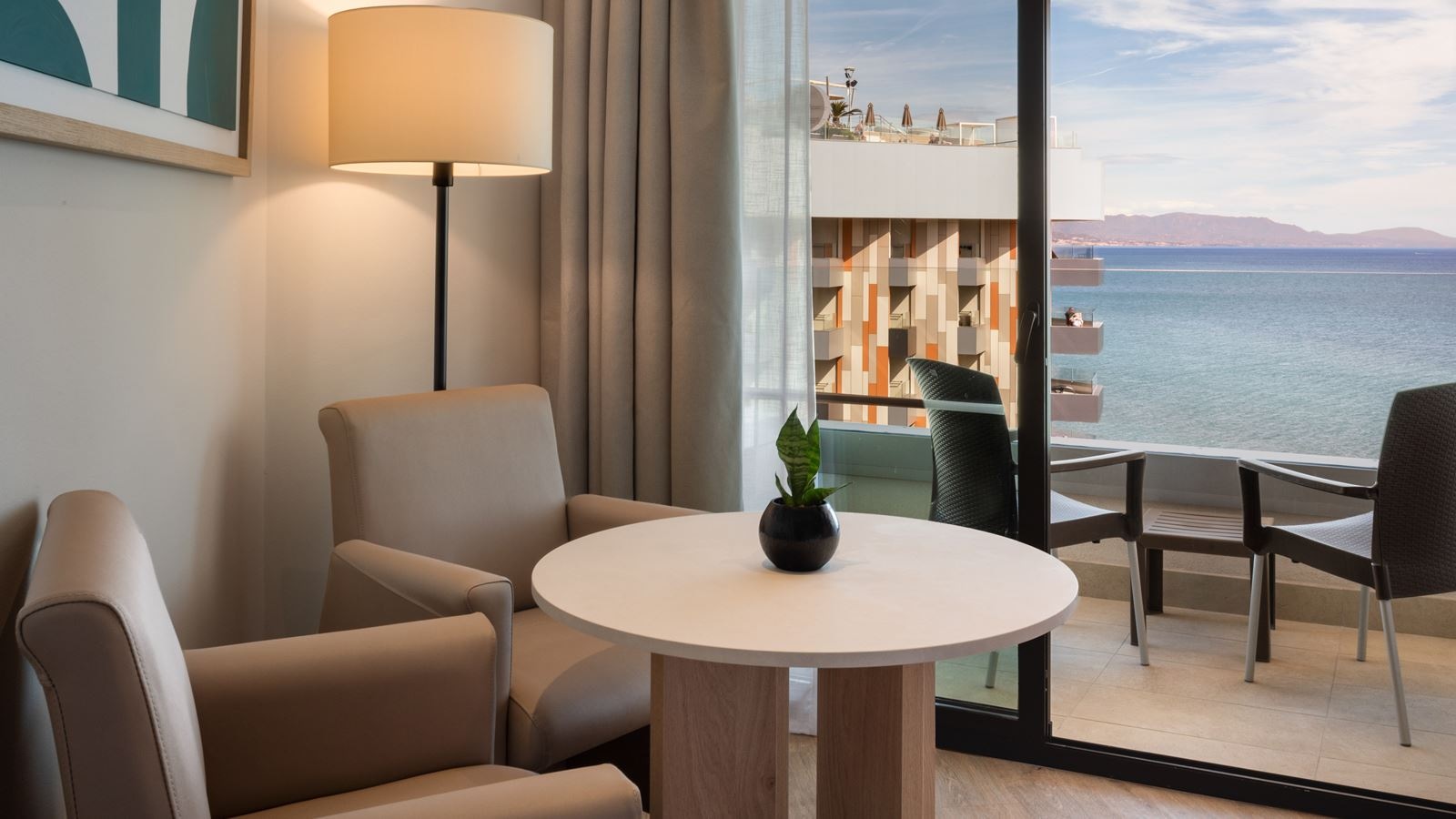 rooms-double-deluxe-sea-view-balcony-or-terrace