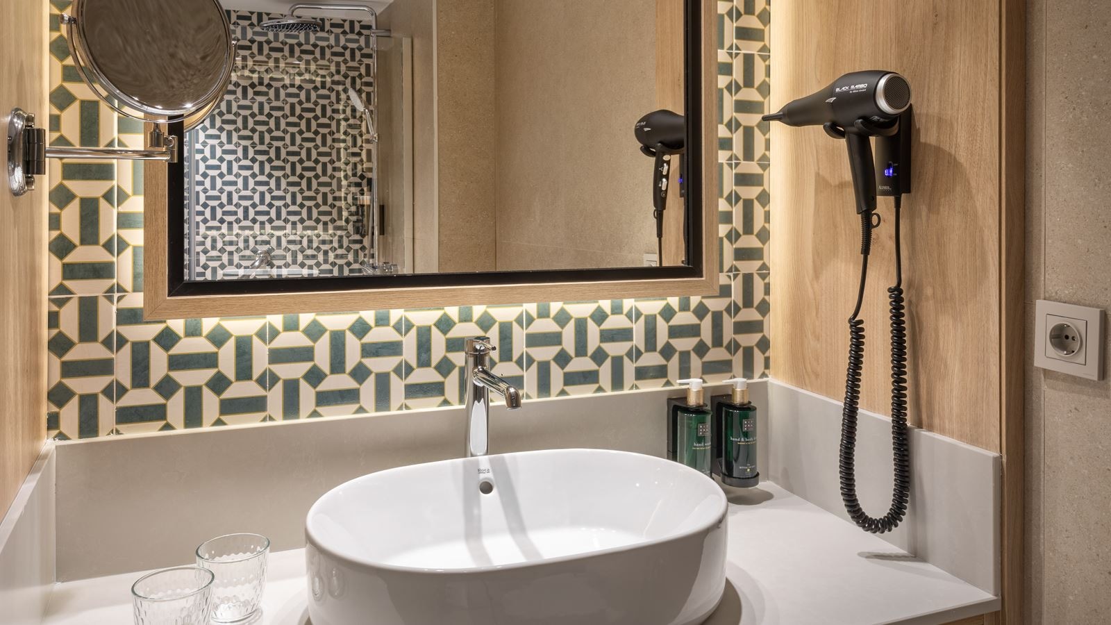 rooms-singleuse-melia-room-balcony-or-terrace