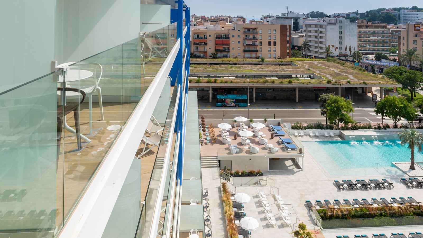 rooms-superior-room-pool-view