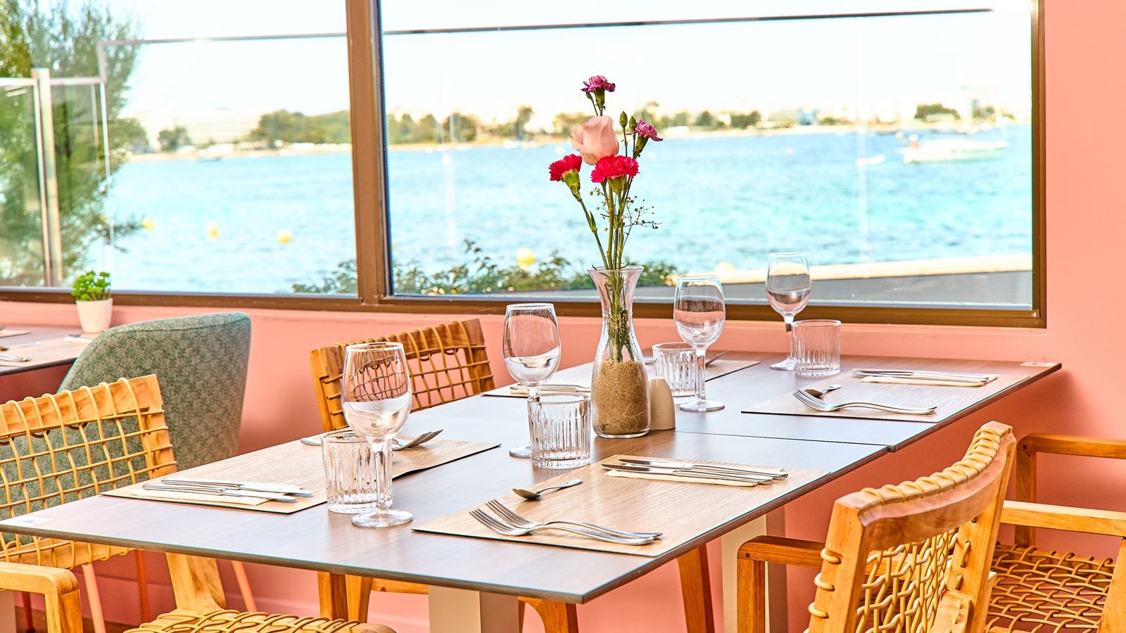 restaurants-restaurants