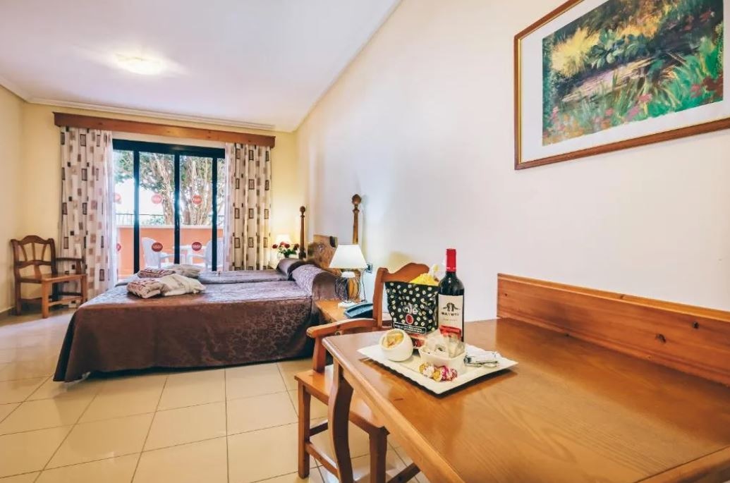 rooms-double-room-with-terrace