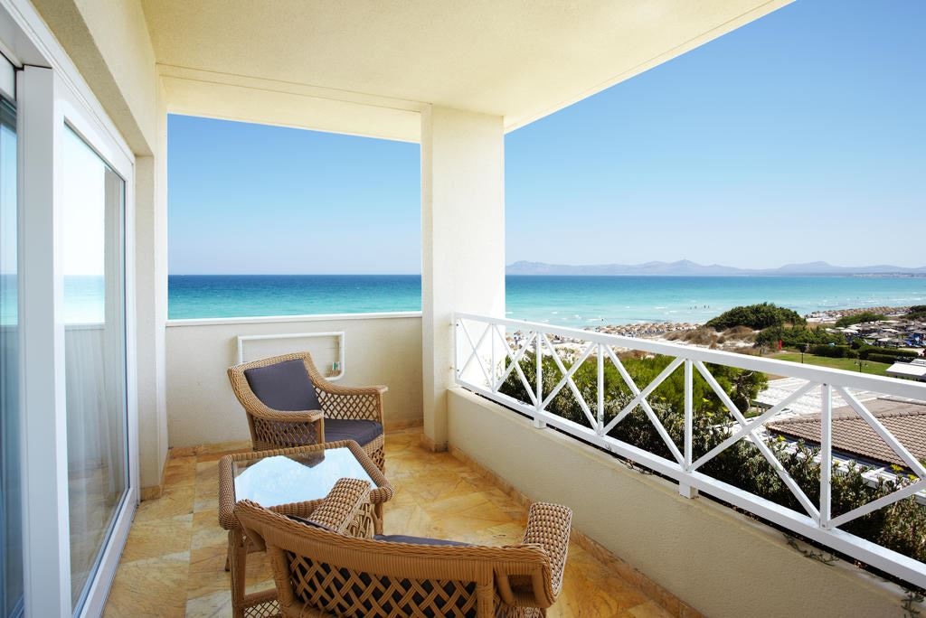 rooms-suite-side-sea-view-or-pool-view-balcony