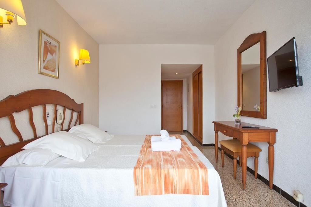 rooms-room-double-balcony-or-terrace